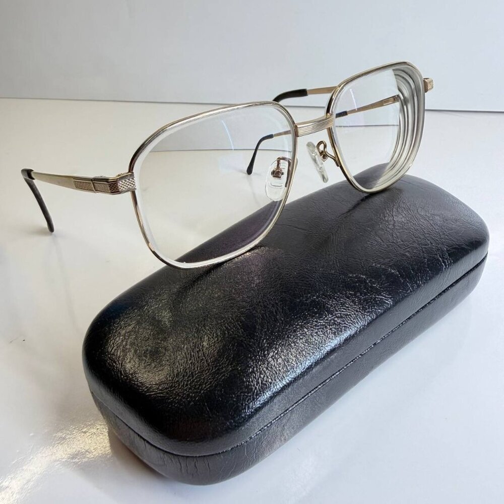 Vintage Titanium Eyeglasses – Lightweight Premium Frame – Classic Gold Tone
